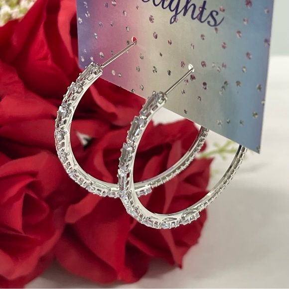 💎SALE NEW! CZ CRYSTAL HOOP EARRINGS! - Picture 7 of 7